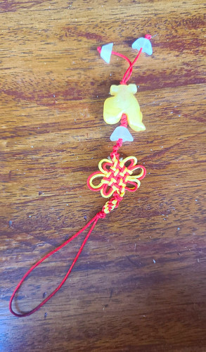 Red traditional chinese knot - red,
